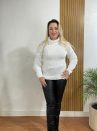 blusa de tricô gola alta branca
