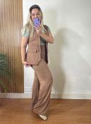 conjunto colete e pantalona capuccino
