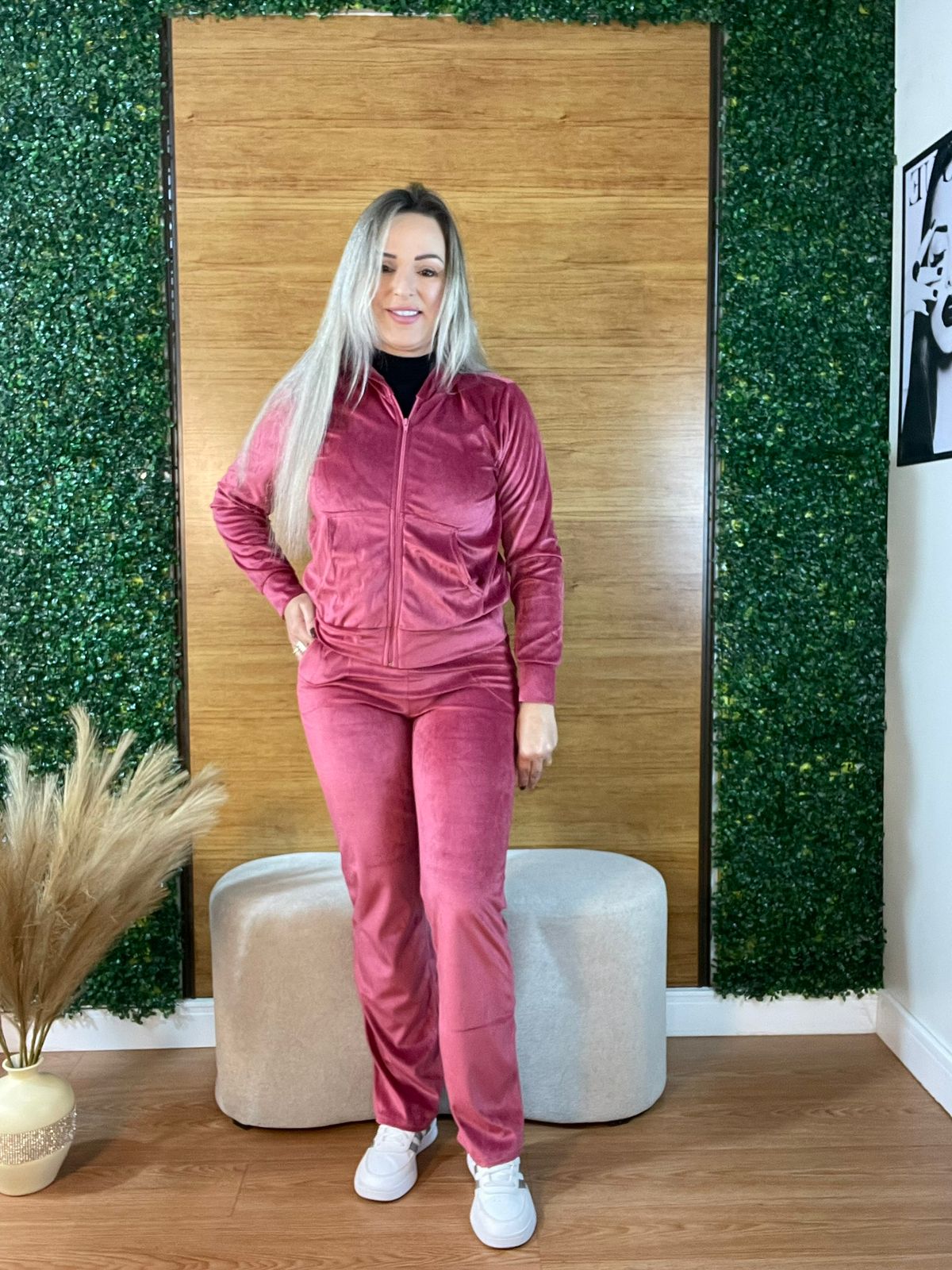 conjunto feminino plush agasalho veludo rose conjunto feminino plush agasalho veludo rose