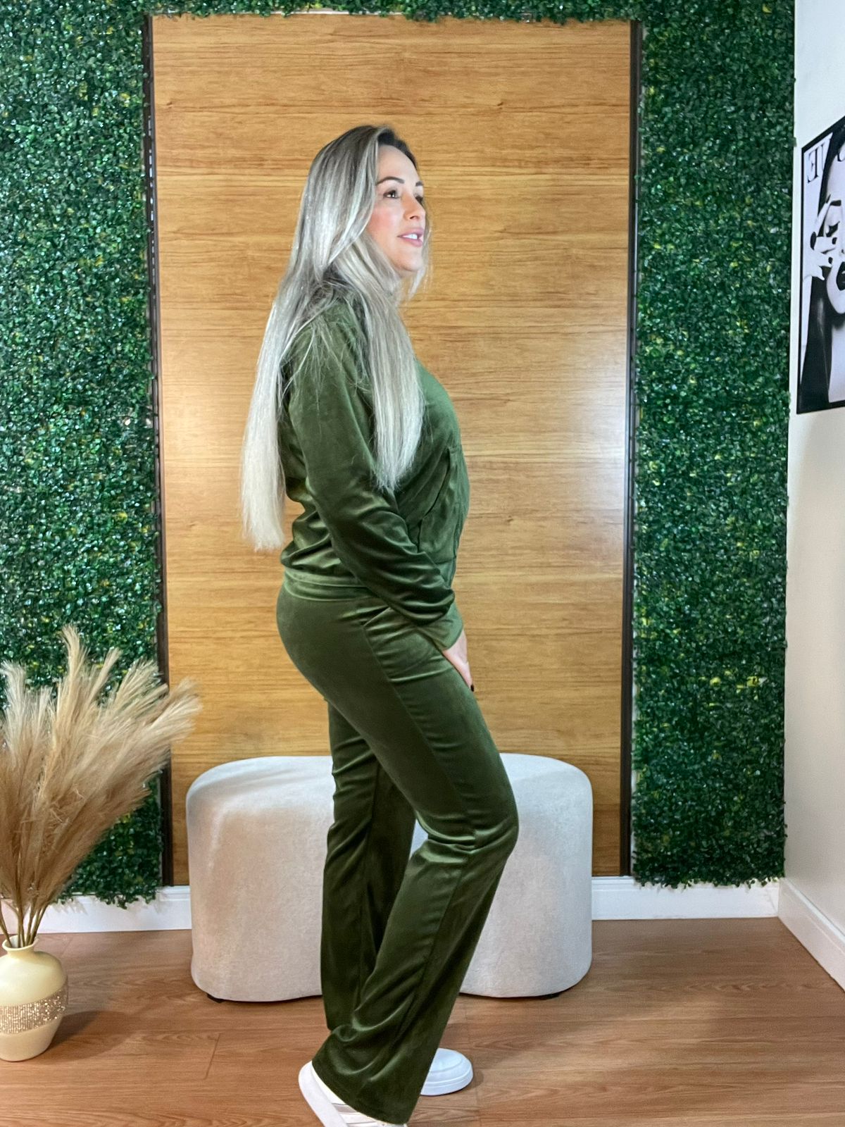 conjunto feminino plush agasalho veludo verde conjunto feminino plush agasalho veludo verde