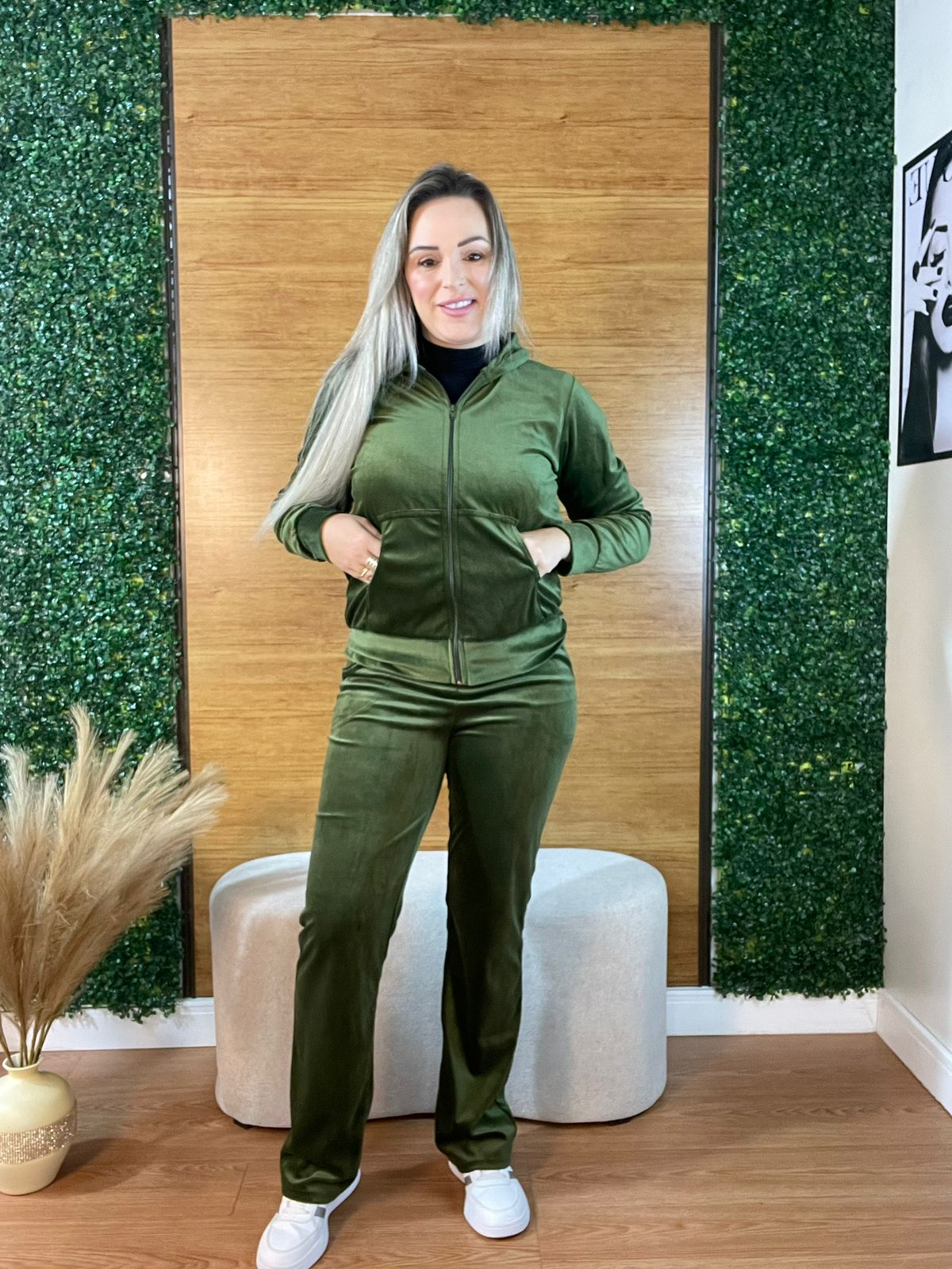 conjunto feminino plush agasalho veludo verde conjunto feminino plush agasalho veludo verde